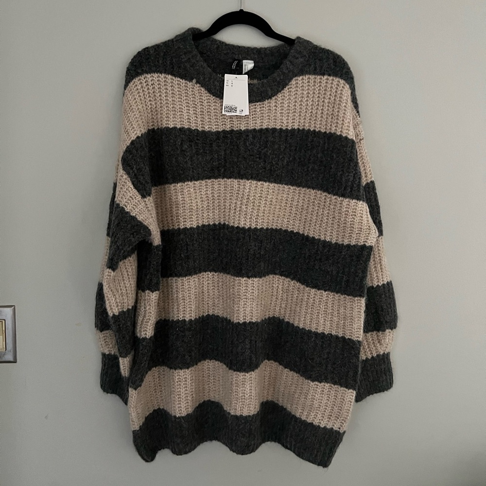 Womens Striped oversized sweater. Brand new, never worn.